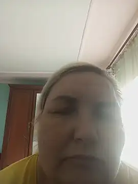 AureliaSky598 online show from May 27, 2026, 5:48 am