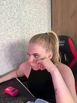 VioletEcho online show from April 10, 2026, 8:19 am