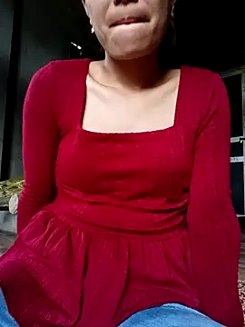 mia0033 online show from April 28, 2026, 2:27 am