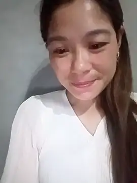 mia0033 online show from May 11, 2026, 9:45 pm