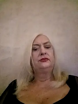 Snapshot of Julia20X chatting on April 25, 2026, 4:48 pm Julia20X online show from April 25, 2026, 4:48 pm