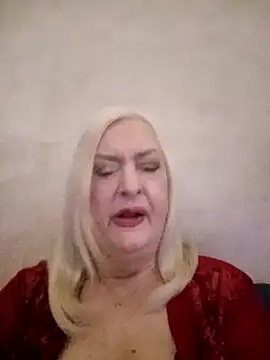 Snapshot of Julia20X chatting on April 28, 2026, 9:03 am Julia20X online show from April 28, 2026, 9:03 am