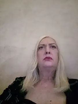 Snapshot of Julia20X chatting on May 14, 2026, 9:49 am Julia20X online show from May 14, 2026, 9:49 am