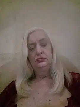 Snapshot of Julia20X chatting on June 17, 2026, 2:18 pm Julia20X online show from June 17, 2026, 2:18 pm