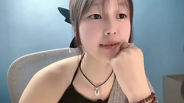 Xiaoqing00 online show from May 2, 2026, 3:22 am