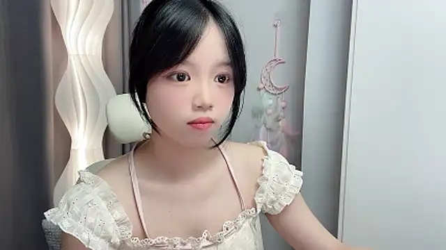 Xiaoqing00 online show from May 30, 2026, 5:37 am
