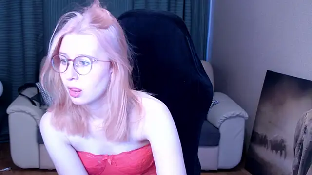 Snapshot of Lily_Spark_ chatting on May 14, 2026, 1:01 am Lily Spark online show from May 14, 2026, 1:01 am