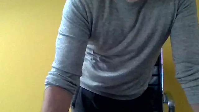 Snapshot of jjjust_curiousss chatting on April 10, 2026, 5:17 pm jjjust curiousss online show from April 10, 2026, 5:17 pm