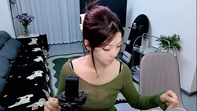 pooh-003 online show from April 17, 2026, 12:08 pm