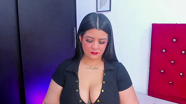 Katty West online show from April 15, 2026, 7:32 pm