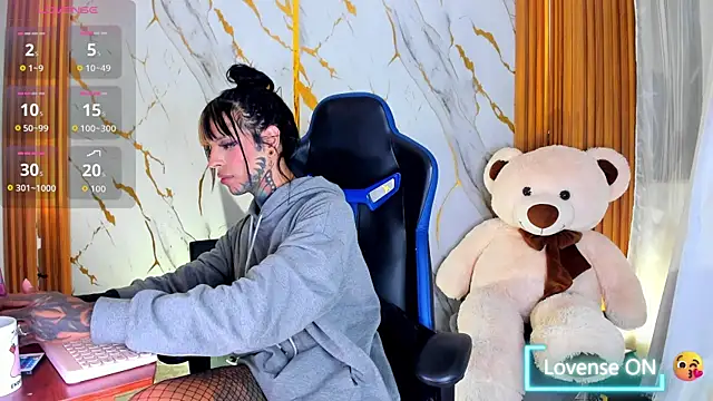 Snapshot of Dafne_kee chatting on April 11, 2026, 3:33 am Dafne kee online show from April 11, 2026, 3:33 am