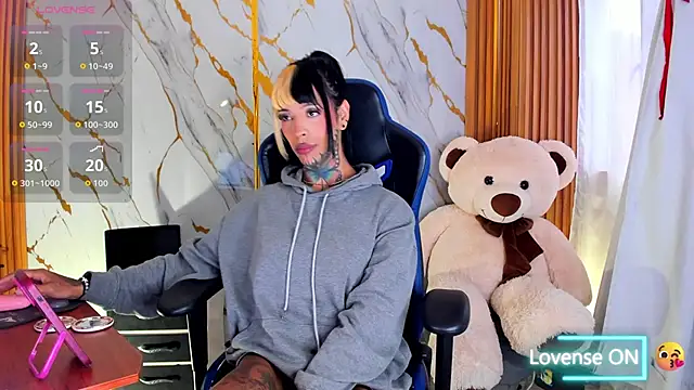 Snapshot of Dafne_kee chatting on April 11, 2026, 12:53 pm Dafne kee online show from April 11, 2026, 12:53 pm