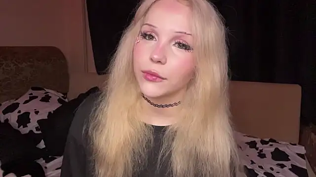 Snapshot of alicauwumeow chatting on April 12, 2026, 10:15 pm alicauwumeow online show from April 12, 2026, 10:15 pm