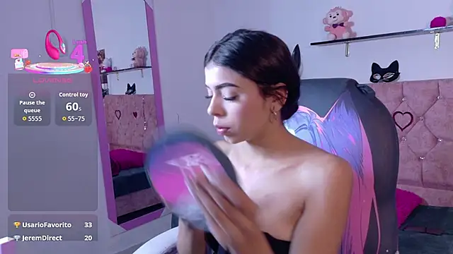 Snapshot of VelinaHoney chatting on May 15, 2026, 12:56 pm VelinaHoney online show from May 15, 2026, 12:56 pm