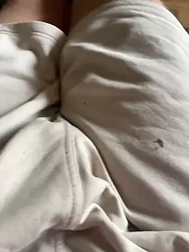 italianboy20cm online show from April 14, 2026, 9:15 am