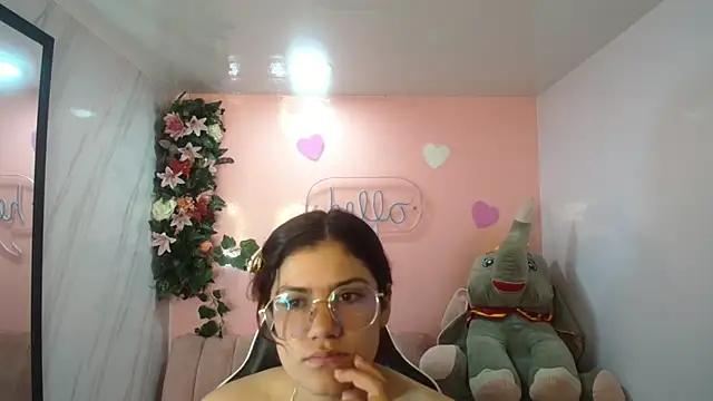 Snapshot of Scarlett_jhonson_ch chatting on April 15, 2026, 12:56 pm Scarlett jhonson ch online show from April 15, 2026, 12:56 pm