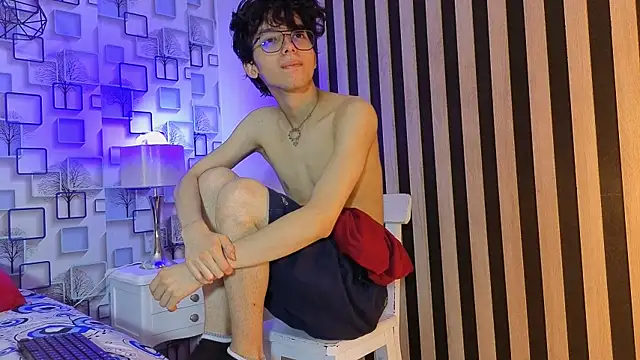 Snapshot of Twink_Sebas7 chatting on April 9, 2026, 12:10 pm Twink Sebas7 online show from April 9, 2026, 12:10 pm