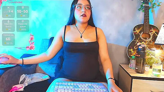 Snapshot of ambar__devon chatting on May 1, 2026, 8:24 pm ambar devon online show from May 1, 2026, 8:24 pm