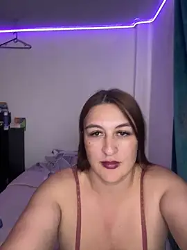 Snapshot of karolsuit chatting on April 20, 2026, 8:54 pm karolsuit online show from April 20, 2026, 8:54 pm