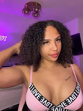 Snapshot of princessromyindy chatting on April 17, 2026, 8:56 pm princessromyindy online show from April 17, 2026, 8:56 pm