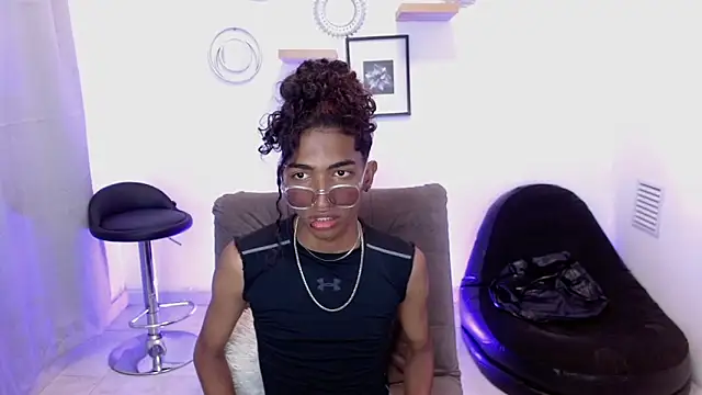 Snapshot of triiangel_latinboy chatting on May 16, 2026, 6:28 pm triiangel latinboy online show from May 16, 2026, 6:28 pm