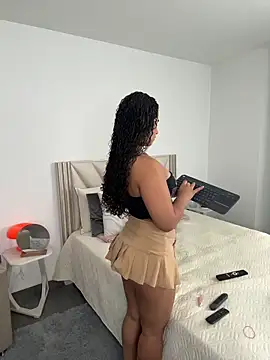 Snapshot of ZaraReyes chatting on June 11, 2026, 12:03 pm ZaraReyes online show from June 11, 2026, 12:03 pm