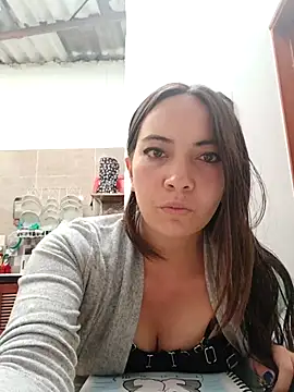 AlaiaLux online show from April 15, 2026, 12:34 pm