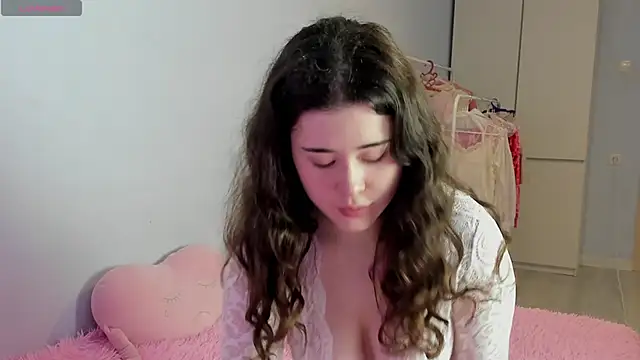 Snapshot of ChloeBlisss chatting on May 13, 2026, 3:15 am ChloeBlisss online show from May 13, 2026, 3:15 am