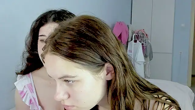Snapshot of ChloeBlisss chatting on May 30, 2026, 6:21 am ChloeBlisss online show from May 30, 2026, 6:21 am