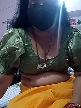 Snapshot of bhabhi-lovely chatting on May 8, 2026, 6:19 am bhabhi-lovely online show from May 8, 2026, 6:19 am