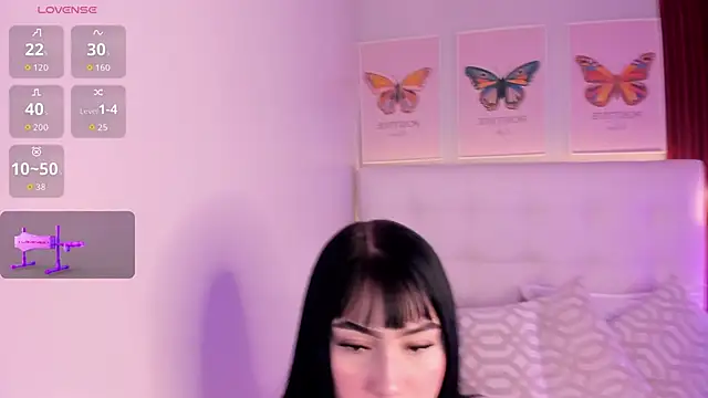 kitty bluuee online show from May 15, 2026, 2:51 am
