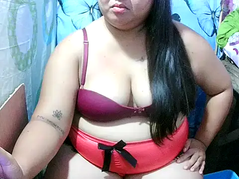 Snapshot of lovebir_26 chatting on July 28, 2026, 2:13 pm lovebir 26 online show from July 28, 2026, 2:13 pm
