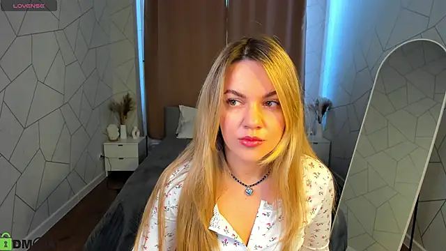 Jennifer Perezz online show from April 23, 2026, 1:07 am