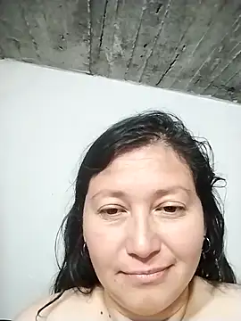 Snapshot of Dayis_2 chatting on May 11, 2026, 3:56 am Dayis 2 online show from May 11, 2026, 3:56 am