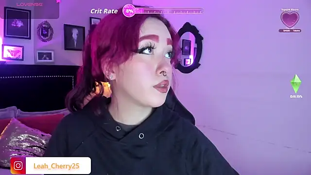 Snapshot of Leah_cherry chatting on July 6, 2026, 9:28 pm Leah cherry online show from July 6, 2026, 9:28 pm
