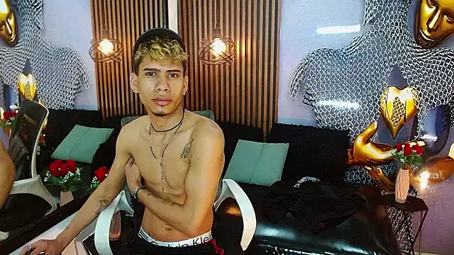 Snapshot of Skinny_cute_Alyer chatting on June 17, 2026, 1:52 am Skinny cute Alyer online show from June 17, 2026, 1:52 am