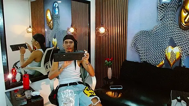 Snapshot of Skinny_cute_Alyer chatting on June 25, 2026, 2:22 am Skinny cute Alyer online show from June 25, 2026, 2:22 am