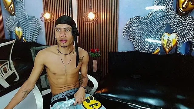 Snapshot of Skinny_cute_Alyer chatting on June 26, 2026, 7:18 pm Skinny cute Alyer online show from June 26, 2026, 7:18 pm