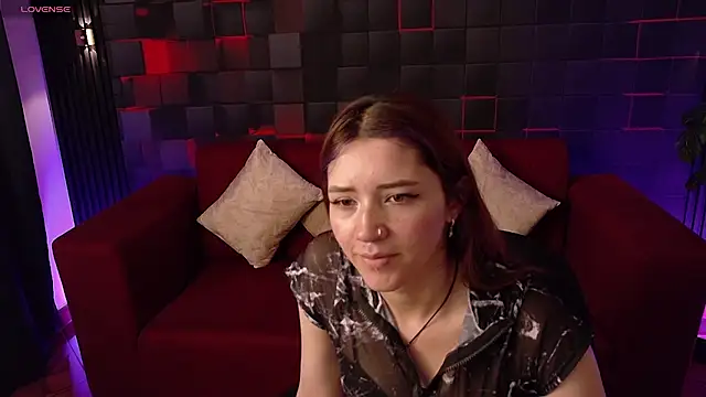 Emily Cherry  online show from May 4, 2026, 2:02 pm
