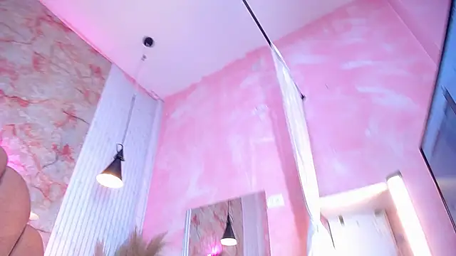 Snapshot of Madisson_Roos chatting on April 13, 2026, 3:23 am Madisson Roos online show from April 13, 2026, 3:23 am