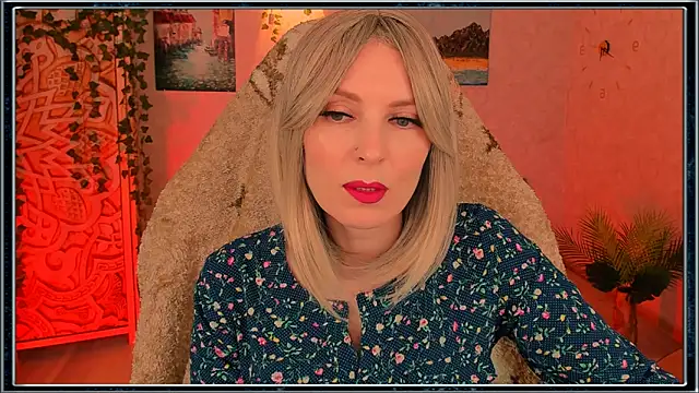 Snapshot of LanaRadiance chatting on June 21, 2026, 2:41 pm LanaRadiance online show from June 21, 2026, 2:41 pm