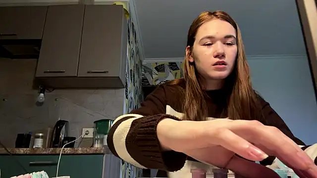 ValiriaX online show from April 10, 2026, 1:27 pm