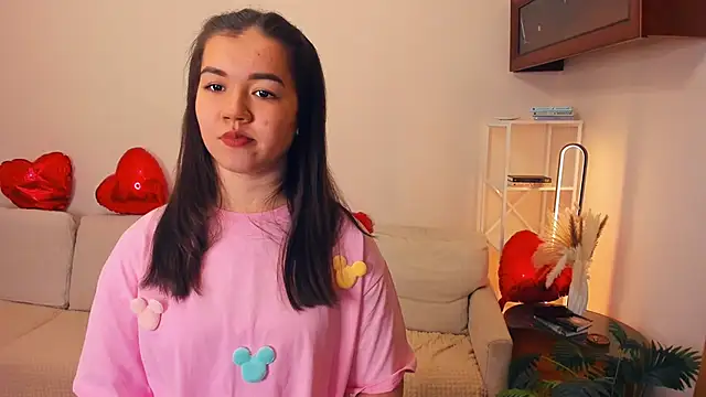 ShanaYock online show from April 17, 2026, 7:50 pm