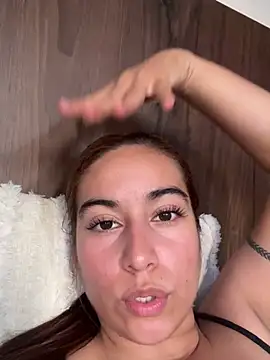 Aitana Lux online show from April 16, 2026, 9:39 pm