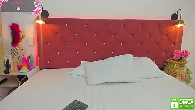 Snapshot of Brenda_Kiss_ chatting on May 13, 2026, 7:33 pm Brenda Kiss online show from May 13, 2026, 7:33 pm
