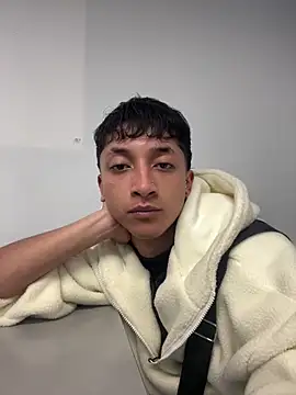 Snapshot of Aaron_Brink_ chatting on April 10, 2026, 1:05 pm Aaron Brink online show from April 10, 2026, 1:05 pm