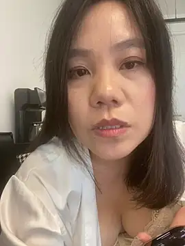 Snapshot of Feifei123521 chatting on April 11, 2026, 11:53 pm Feifei123521 online show from April 11, 2026, 11:53 pm