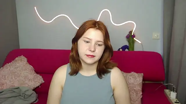 TeonaJ online show from April 13, 2026, 4:51 am