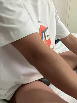 Snapshot of xezie chatting on April 11, 2026, 8:51 am xezie online show from April 11, 2026, 8:51 am