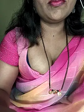 Snapshot of ur_love_kannada1 chatting on April 19, 2026, 4:39 pm ur love kannada1 online show from April 19, 2026, 4:39 pm